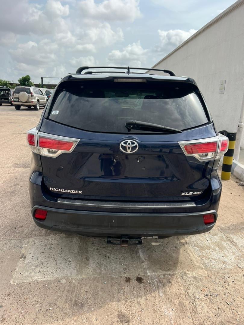 This car was stolen from my office in Lagos 2 weeks ago, I was sighted in Jos and since then last week. Incase you see it around, please report to the nearest police station. N500,000 reward available for any sure link to the car location.