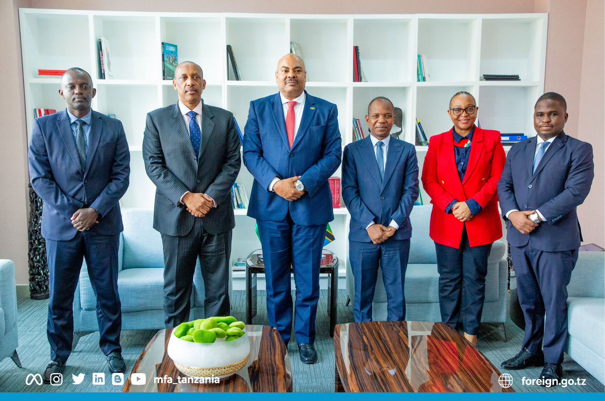 Today, Minister <a href="/mfa_tanzania/">MFA Tanzania</a> Hon. Mahmoud Thabit Kombo (MP) received Copies of Letters of Credence of H.E Gen. Patrick Nyamvumba, Ambassador-designate of the Republic of Rwanda. The two leaders agreed to forge solid working bilateral relations.