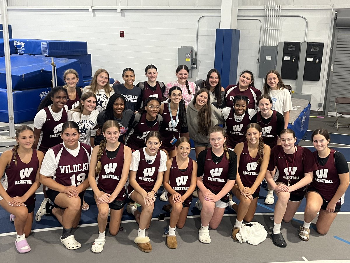 Great weekend for the <a href="/wwhsgvbb/">Whitman Girls Basketball</a> Girls Basketball program at <a href="/EtownCollege/">Elizabethtown College</a> Team Camp in PA! 25 girls across 2 varsity teams and 1 JV battled against very tough competition! The future is looking very bright for the defending Long Island and back to back Suffolk County Champs! 🐾🏀