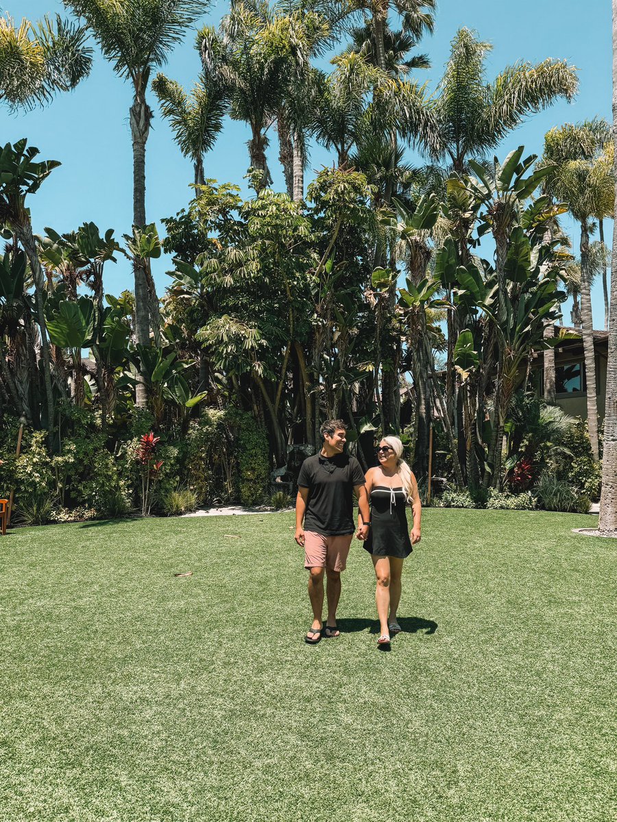 AdventurPro's tweet photo. We can't get over the amazing resort views and the sight of @HumphreysShows from our room's balcony! @Half_Moon_Inn https://t.co/UmnvtUKbZ7