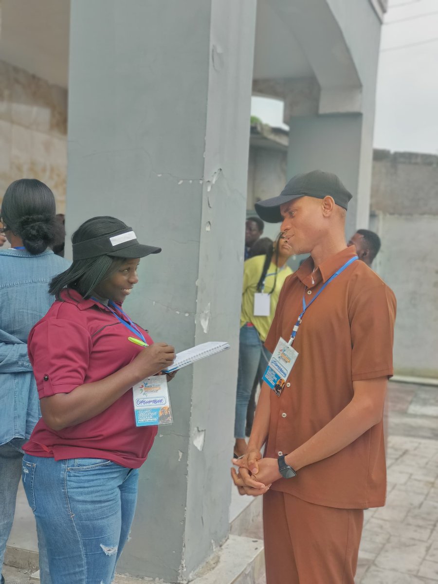 Connecting with people daily broadens my perspective, allowing me to see realities more clearly and identify problems along with their solutions 📷📷📷