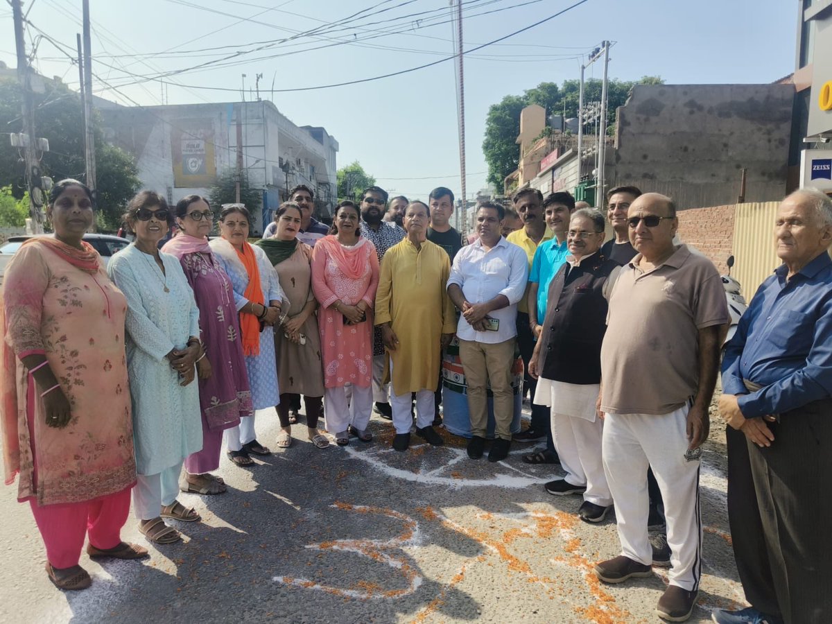 Neena Gupta (@coporatorneena) on Twitter photo 