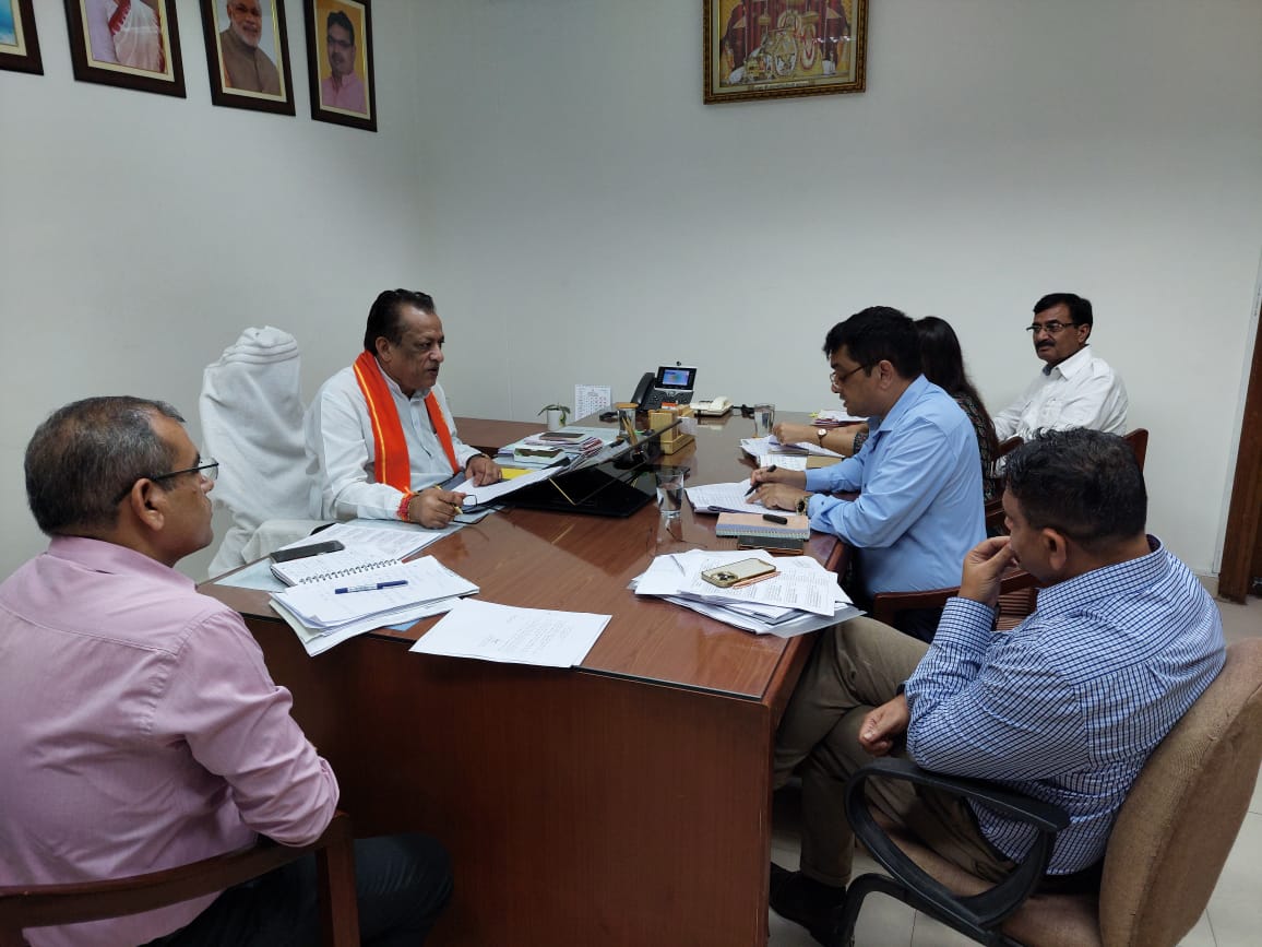 DIPRRajasthan's tweet photo. बजट घोषणा के कार्यों की शत-प्रतिशत पालना विभाग सुनिश्चित करें - पशुपालन मंत्री 

https://t.co/Zg1GiU3aKc https://t.co/lzg9EgL3KD