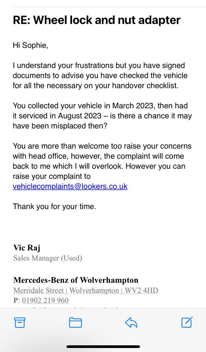 R444WLO's tweet photo. @MercedesBenz Is this how you train your managers to speak to a customer that has had brought 2 cars off you and continues to pay for all MOTs and services either yourself. All over a missing 20 quid locking wheel nut. https://t.co/t5e1WXKq9Z