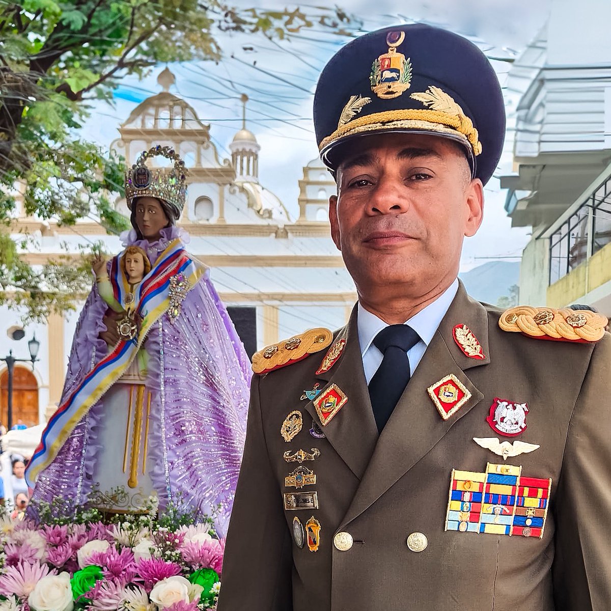 ¡Felicitaciones! al patriota General Rubén Darío Belzares <a href="/BelzaresRD/">BelzaresRD</a> , comandante de la ZODI N.° 22 MÉRIDA quien fue ascendido por nuestro presidente <a href="/NicolasMaduro/">Nicolás Maduro</a> a la jerarquía de Mayor General.

Un hombre honesto, valiente y de mucha firmeza, comprometido siempre en ser