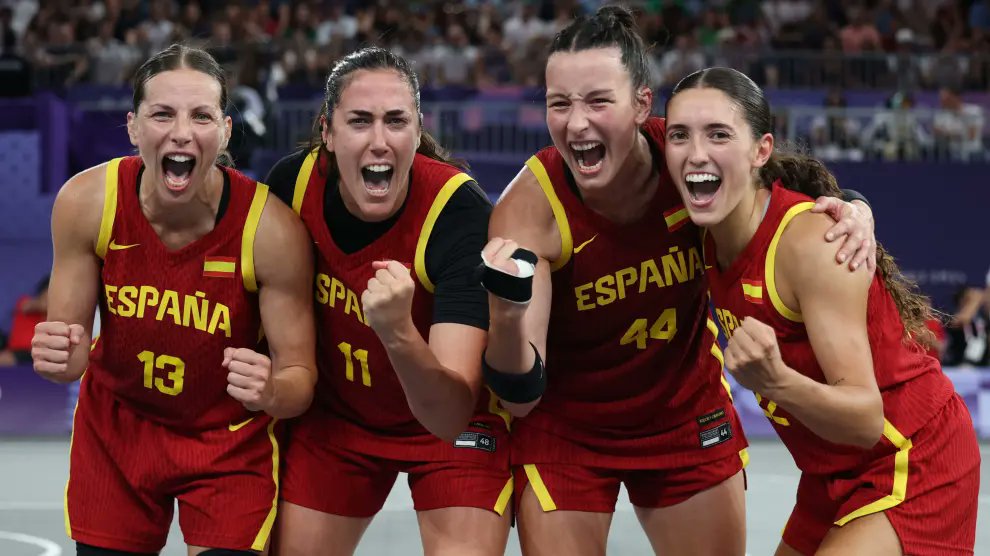 MEDALLAAAAAAAAAAAAAAAAAAAAA

ESPAÑA 🇪🇸 BALONCESTO 3x3 FEMENINO ⛹️‍♀️ gana las semifinales a Estados Unidos en la prórroga por 18-16 y lucharán por la MEDALLA DE ORO 🥇