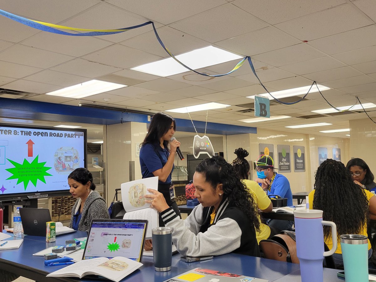 ProfeHernandez2's tweet image. Our Truett teachers leading and diving into Amplify! @Padilla_AA @JackieMarieRod #LevelUp