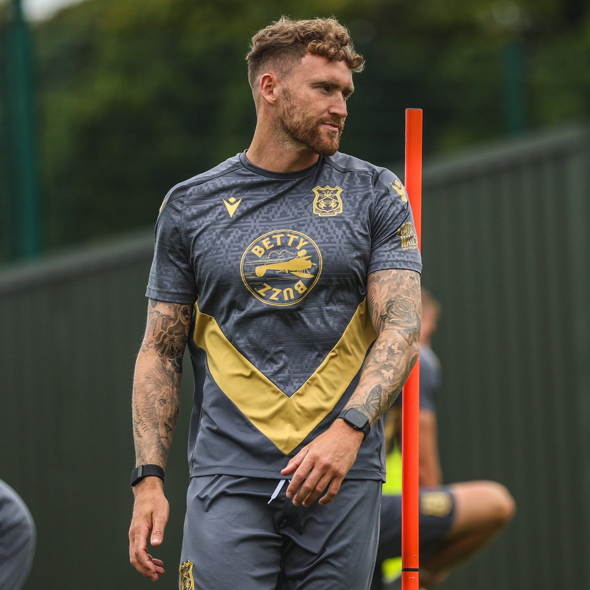 Our latest signing 🙌

🔴⚪️ #WxmAFC