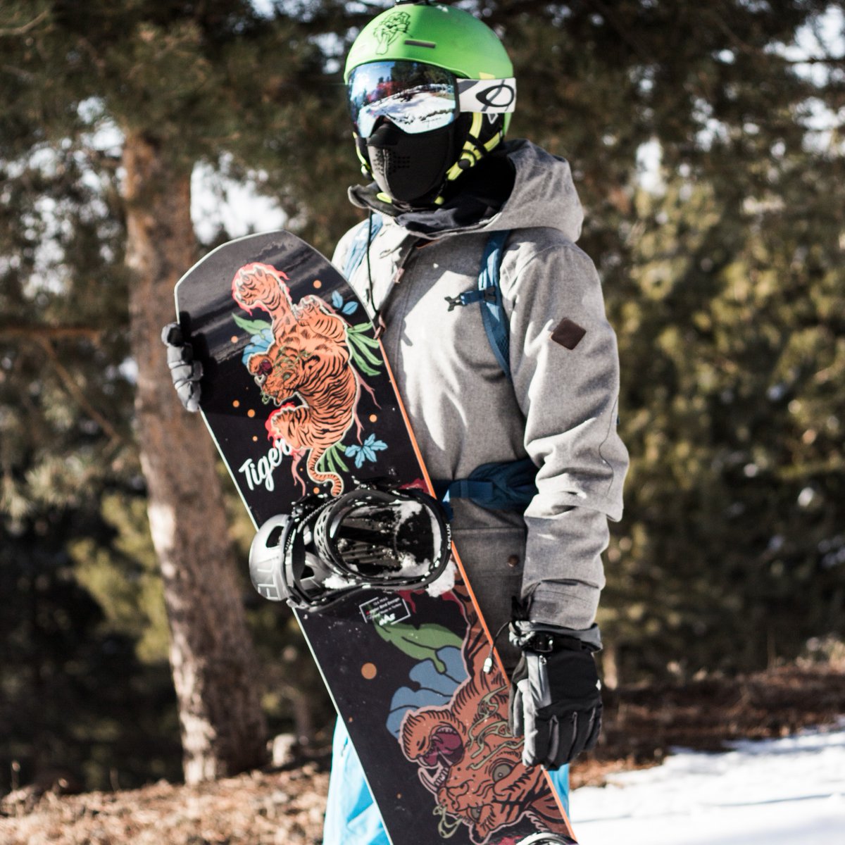 entropyresins's tweet image. ❄️🏂 Ready to ride? Our Compression Molding Epoxy is the secret sauce for board manufacturing!

📸 Bogachan Bayar&apos;s Photography of Mas Snowboards

➡️ Learn more through our website&apos;s ‘board manufacturing’ page!   

#entropyresins #snowboarding #snowboardshaper