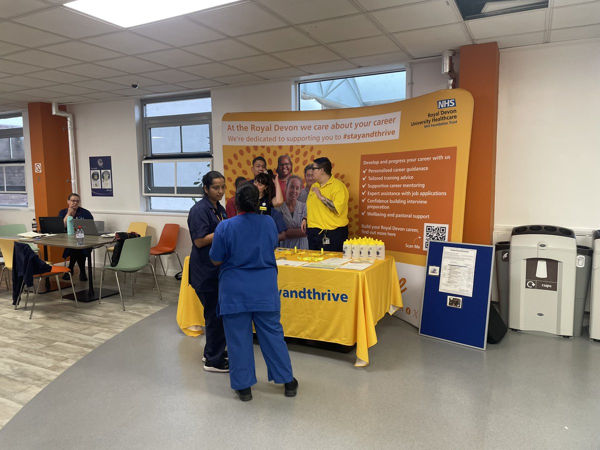 OatwayCarla's tweet image. Great #stayandthrive career roadshow in North Devon.