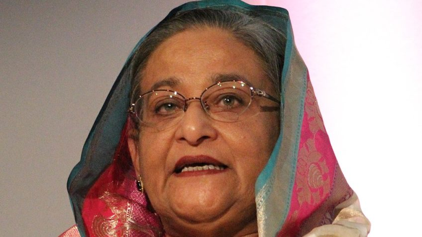 TheIncorrupt_'s tweet photo. 🚨 BANGLADESH 

- Primeira-ministra de Bangladesh renuncia ao cargo 

- Sheikh Hasina fugiu do país nesta  segunda, depois de protestos contra o governo; mais de 300 pessoas morreram.

Leia na integra: https://t.co/AGvhm8lfgi
Via: @Poder360 https://t.co/8l3qxl5KZg
