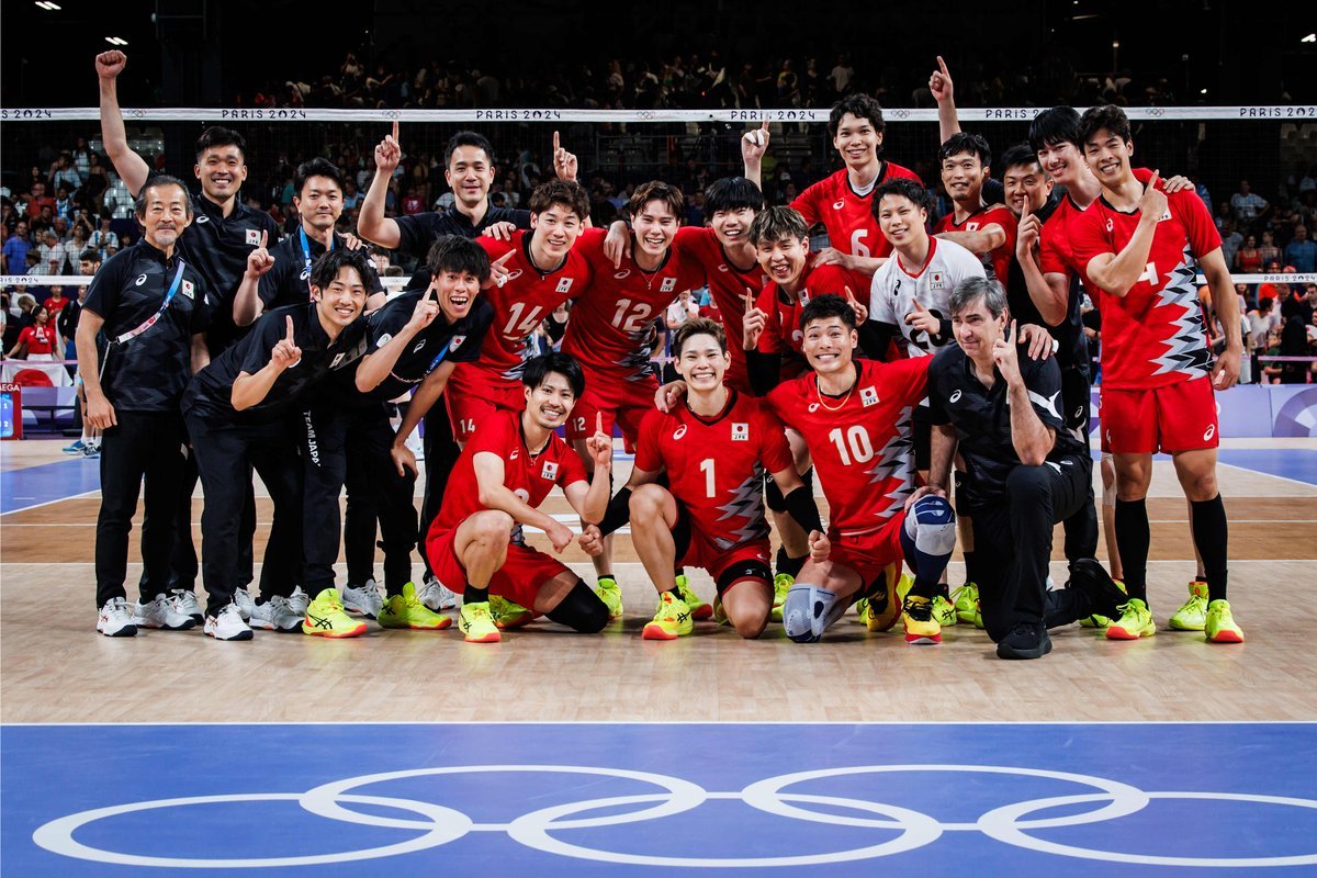 tobe_fly_high's tweet photo. please be assured that you played your absolute best at the time you needed it most. come back stronger! regardless of results, you've shown why you deserve to be called a world class team. we'll be waiting for you! 

(photo credit: Volleyball World) https://t.co/6VABNVDAJd