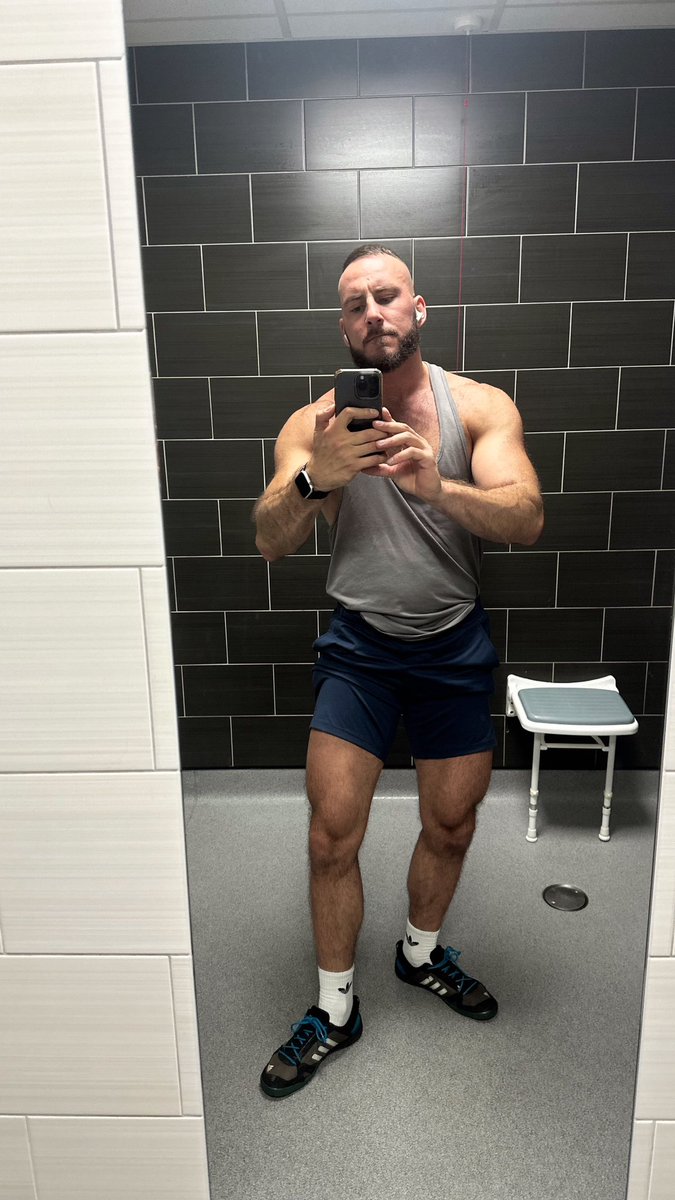 They will grow one day!! 🦵💪