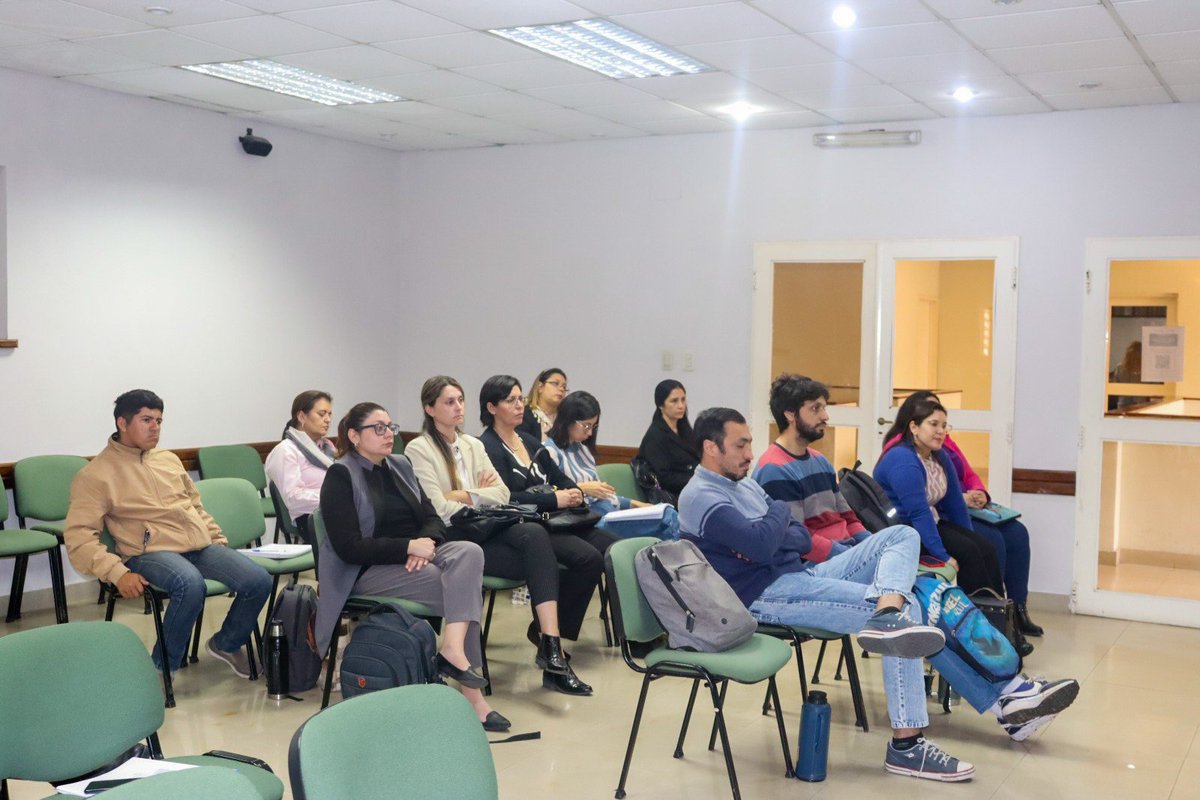 mieducacionctes's tweet photo. ¡A pura preparación! 💫🚀 Equipo de docentes avanza con el Programa: Leer y Comprender para Resolver y Aprender. Objetivos: fomentar oralidad, comprensión lectora y resolución de problemas en secundarias y Formación Técnica. ¡Dejanos tu like! ❤️ #Educación #LeerYComprender https://t.co/Op7KnKRnza