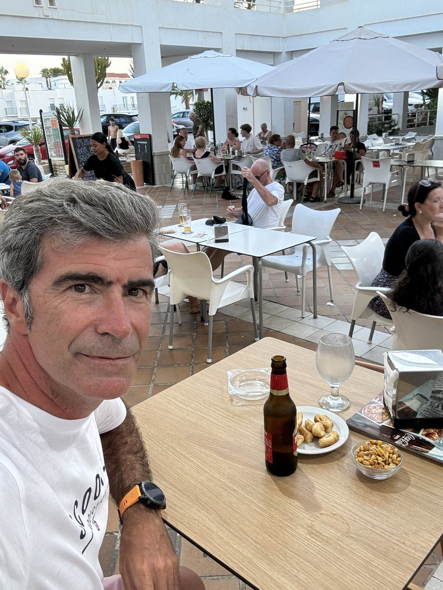 esteban_pacios's tweet photo. Te echo menos brother. Nuestras tertulias en el #masko eran gloria bendita.
Siempre me quedará la última cena de #Mojácar en el #solyarena https://t.co/F5COiCv8tK