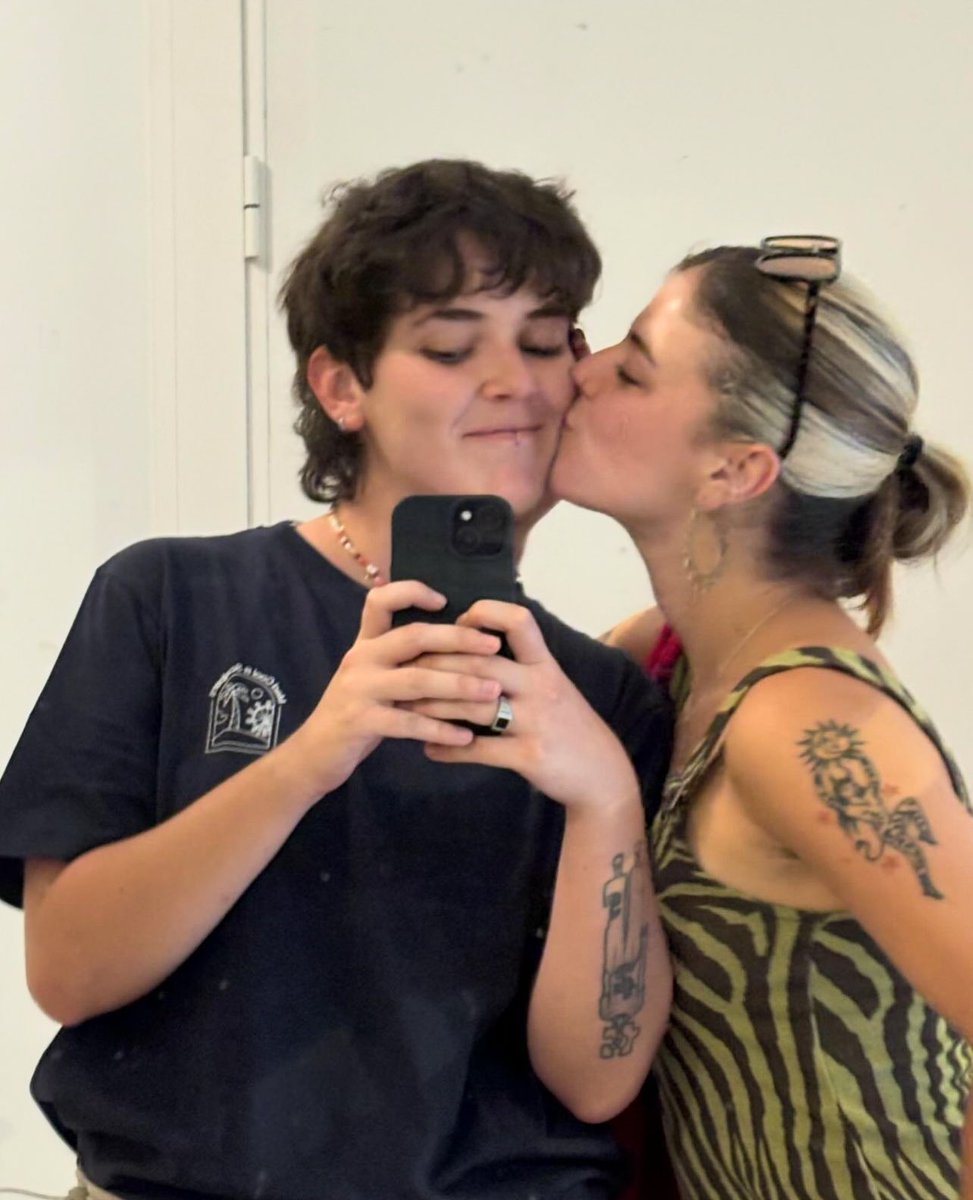 arechenews's tweet image. Post de instagram de María Rivero

“Mi 🩵”

🔗 instagram.com/p/C-TWrSCKrn0/…