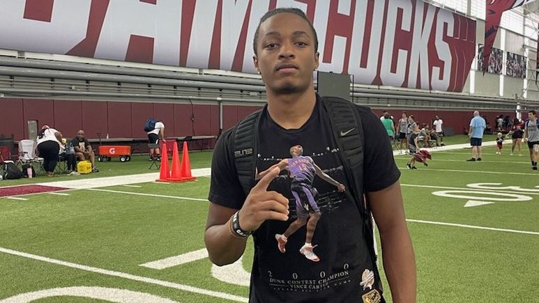 Six Star Football | PLUS+ (@sixstarfootball) on Twitter photo SOUTH CAROLINA PROSPECT CAMP COVERAGE I Several elite defensive prospects impress
⭐️Six Star Football takes a look at several talented prospects who impressed at USC 💯
✍️STORY ▶️🔗 sixstarfootball.com/article/south-…
<a href="/JordanC07_/">Jordan Clay</a> <a href="/RyleeJCook2/">Rylee Cook</a> <a href="/CoryCunningham_/">Cory “Alex” Cunningham</a> <a href="/Showt1meSosa/">Bryson Epps</a> SOUTH CAROLINA PROSPECT CAMP COVERAGE I Several elite defensive prospects impress
⭐️Six Star Football takes a look at several talented prospects who impressed at USC 💯
✍️STORY ▶️🔗 sixstarfootball.com/article/south-…
<a href="/JordanC07_/">Jordan Clay</a> <a href="/RyleeJCook2/">Rylee Cook</a> <a href="/CoryCunningham_/">Cory “Alex” Cunningham</a> <a href="/Showt1meSosa/">Bryson Epps</a>