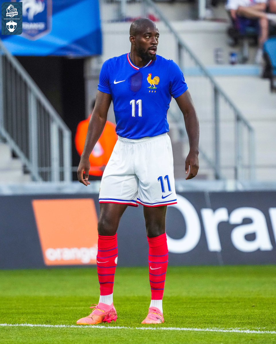 Footballogue's tweet photo. FRANCE 🇫🇷 2 - 1 🇪🇬 ÉGYPTE

ENCORE LUIIIII MONSIEUR JP MATETA DE LA TÊTE 😍😍😍😍

Allez les gars on tient !!!!

#PARIS2024 https://t.co/x1TmjWHwjI