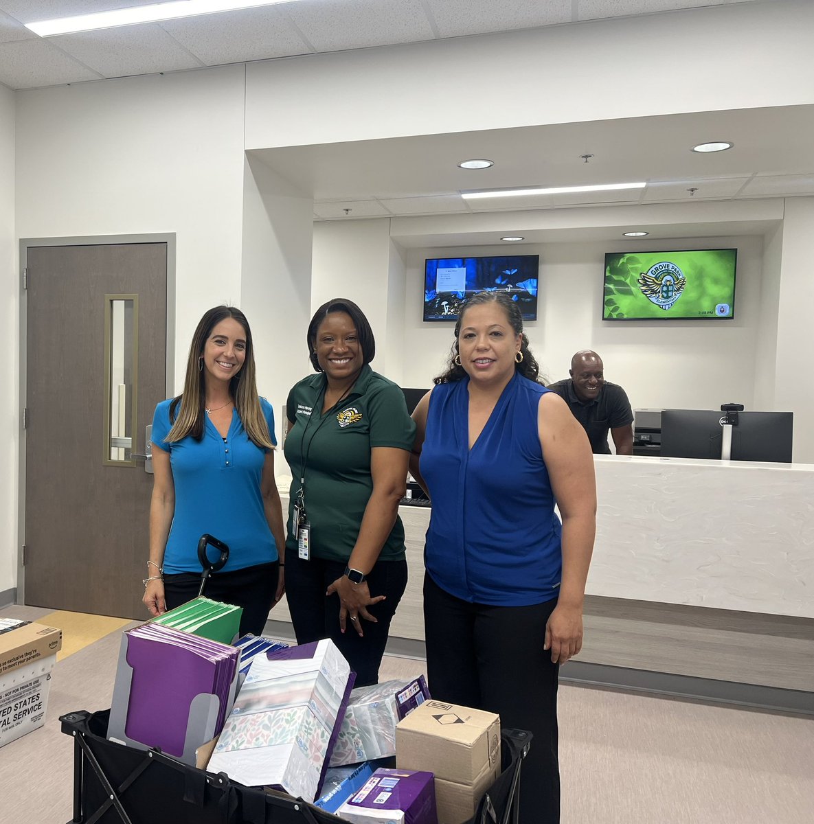 PortofPalmBeach's tweet photo. A special thank you to @CEMEX , heavyliftservices/ Gulfstream Line and the @Ozinga Foundation for your generous contributions, making a meaningful impact on the lives of local educators and their students. https://t.co/vuIFnZkUO8