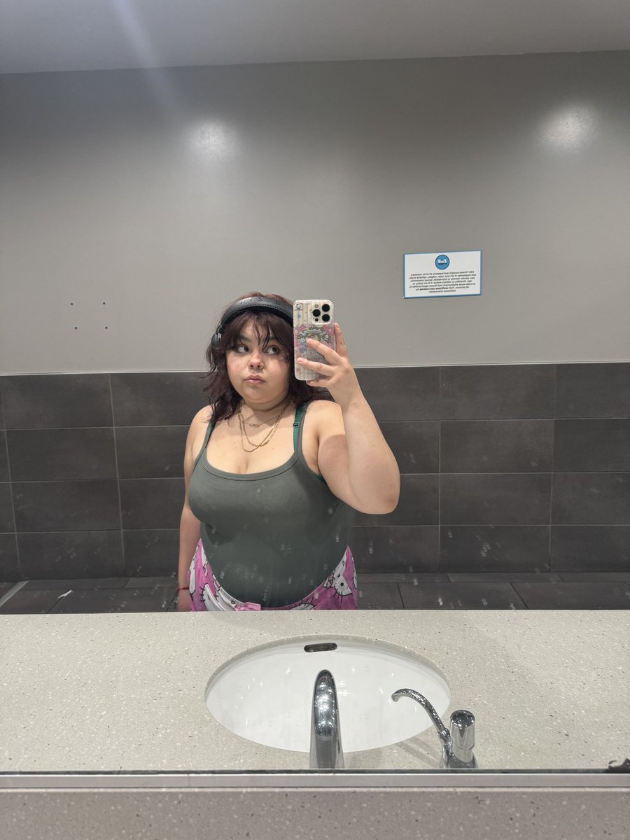 M283843's tweet image. hiii! rt to help me find some mutuals pls.  just here for the vibes and whatever stumbles into my life 

- i’m mili and i’m 19!
-chubby latina 
- a lil crazy 
-eng/span
- no hard k1nks
- 4’11 
- submissive 
-ig- moonchildmil 
- dm me 4 moots
 
#nsfwtwt #nsfwacc #nsfw_twt #mutuals