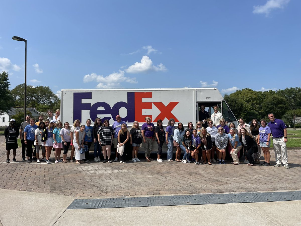 MsPondBGISD's tweet photo. Never in PD history has there been a more perfect momentโฆ ๐๐ป Youโre wrapping up your FedEx themed PD & who pulls up but a FedEx truck?! ๐ Well, if youโre @dishmanmcginnis, you pull in driver Paul for prizes & photo op ๐ธ. This will never be topped ๐. #thatmomentwhen #choicePD https://t.co/WxKvWHcTu9