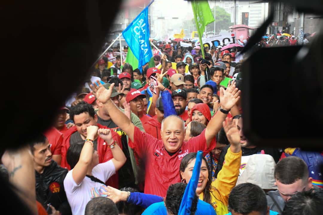 PartidoPSUV's tweet photo. Aquí hay un pueblo dispuesto a defender nuestro país. 

#PatriaSoberanaYPlena https://t.co/oHry5xGqjd