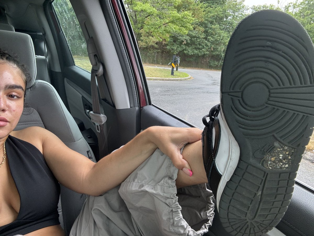 yourgoddessmami's tweet photo. come clean my f*ckin shoe u ugly pig🐷🐷

Findom finsub humiliation teen rich brat paypig betasub whalesub cuck footfetish socks https://t.co/mqtgYBTbeo