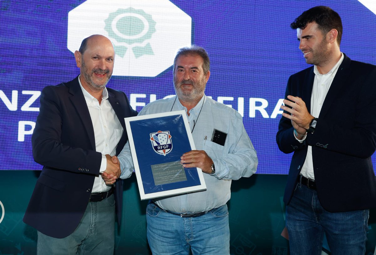 RFGF (@futgal) on Twitter photo 😍 𝐆𝐫𝐚𝐳𝐚𝐬 𝐩𝐨𝐫 𝐭𝐚𝐧𝐭𝐨, <a href="/CD_Estradense/">CD Estradense</a>
Desde a RFGF queremos agradecer publicamente ao
<a href="/CD_Estradense/">CD Estradense</a>, ao <a href="/c_aestrada/">Concello da Estrada</a> e ao Pazo de Oca pola súa axuda e colaboración na organización do sorteo do calendario da Terceira Federación
#TerceraFederación 😍 𝐆𝐫𝐚𝐳𝐚𝐬 𝐩𝐨𝐫 𝐭𝐚𝐧𝐭𝐨, <a href="/CD_Estradense/">CD Estradense</a>
Desde a RFGF queremos agradecer publicamente ao
<a href="/CD_Estradense/">CD Estradense</a>, ao <a href="/c_aestrada/">Concello da Estrada</a> e ao Pazo de Oca pola súa axuda e colaboración na organización do sorteo do calendario da Terceira Federación
#TerceraFederación