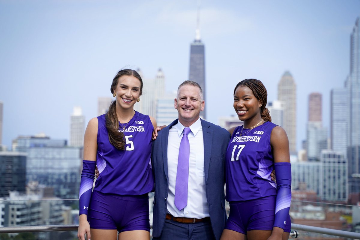 𝐂𝐡𝐢𝐜𝐚𝐠𝐨’𝐬 Big Ten Team 🏙️💜

#GoCats | #B1GVolleyball