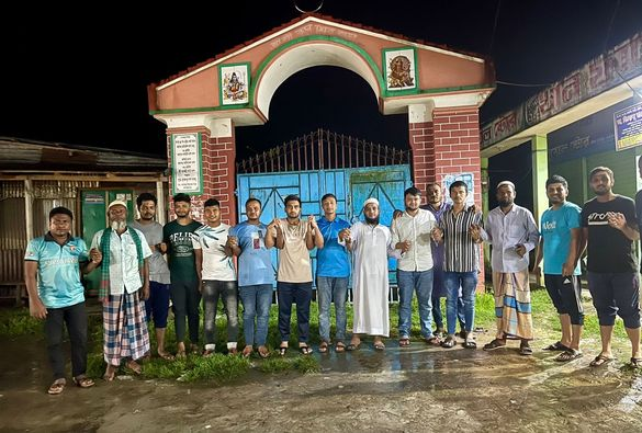 imSajjad174's tweet photo. Don't listen to rumours.
Temples are the religious wealth of our country. Attacks on temples, synagogues, we young society is awake to prevent such violence.
Muslims, Hindus, Buddhists, Christians in this country, live with all the religions around you. 🇧🇩 https://t.co/VkCFqDTkGl
