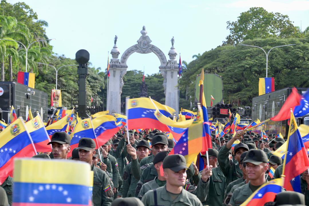 dhernandezlarez's tweet photo. La #FANB es Bolivariana !

#IntegrarEsVencer https://t.co/TdyMKnnOI1