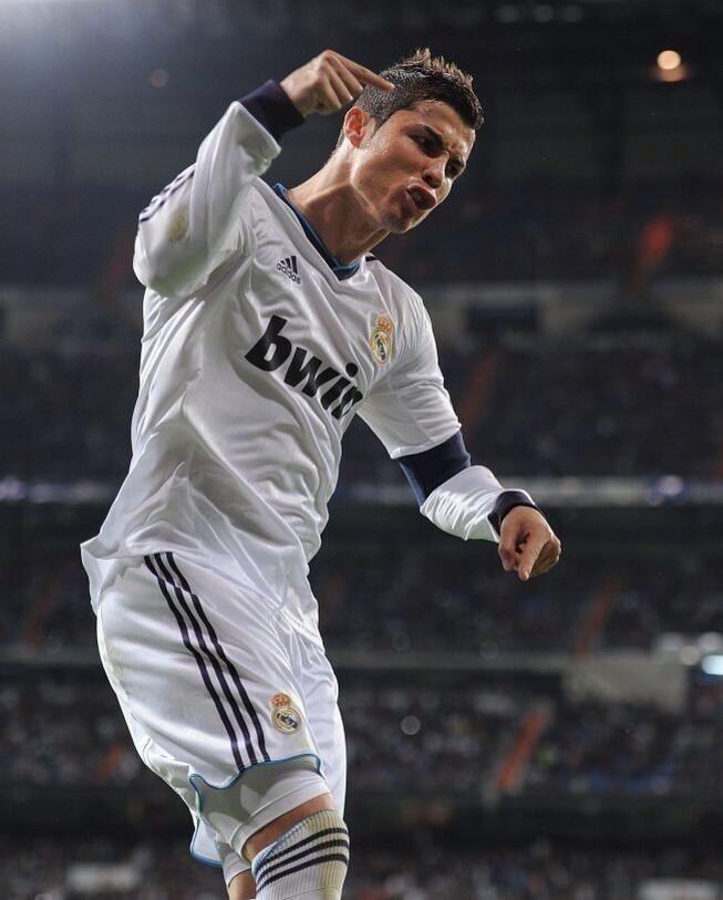 Sin ayudas de FIFA y UEFA.

Sin regalos de France Football y en el THE BEST.

Sin ayudas de Negreira.

Sin ayudas de UNICEF.

Sin la protección de la prensa.

Sin escándalos de corrupción con la RFEF.

Todo conseguido con su trabajo, contra todo y contra todos

Por eso es GOAT🐐