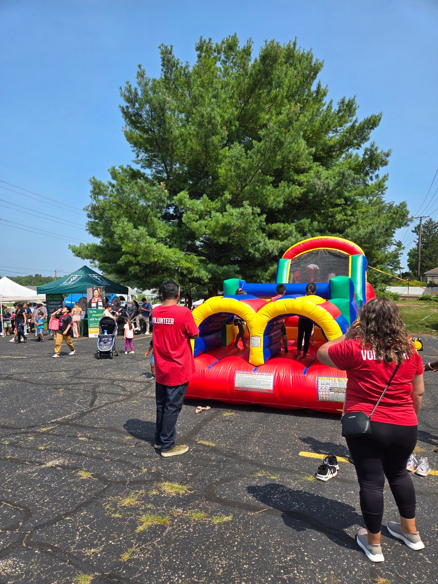 Thank you, La Casa de Amistad and CareSource, for hosting an incredible back-to-school event! They handed out over 1,000 backpacks and thousands of school supplies to students.
Our mobile immunization team provided 18 children with back-to-school immunizations, and our lead