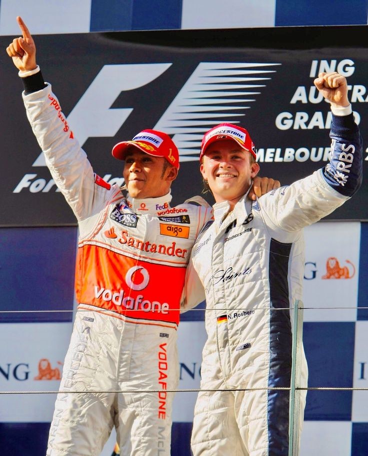 joan_carrizo's tweet photo. Abriendo una nueva etapa y aprovechando que la F1 está de vacaciones, nos metemos en terremoto del automovilismo.
Hoy contaremos la historia de la gran rivalidad que tuvieron Hamilton y Rosberg, de ser amigos desde la infancia, pasaron a ser grandes enemigos dentro de la pista. https://t.co/srl4FOmgOn