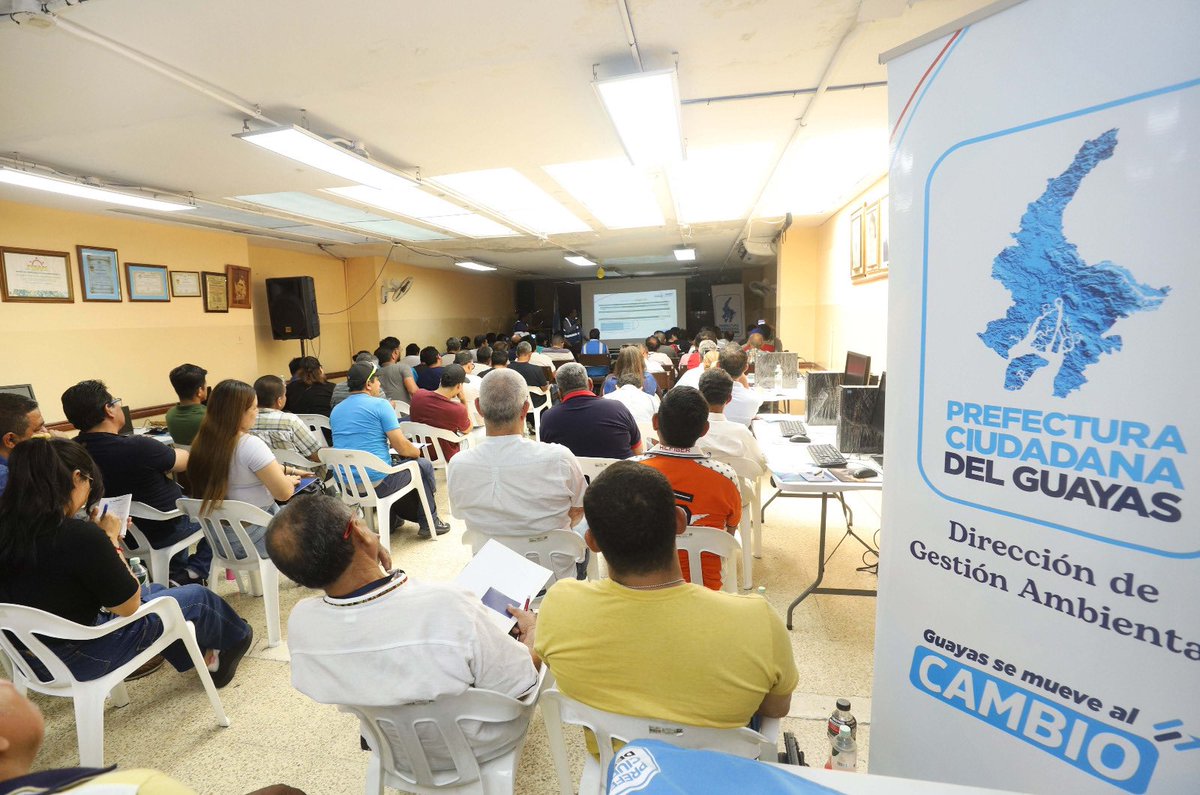 Ambiente_Guayas's tweet photo. Capacitamos a más de 60 mecánicos artesanales de la Federación Provincial de Artesanos Profesionales del Guayas en la obtención de Registros Ambientales a través del SUIA. Un importante paso para cumplir con sus procesos de Regularización Ambiental. 

#GuayasSeMueveAlCambio 🍃 https://t.co/RS0pXdMvZQ