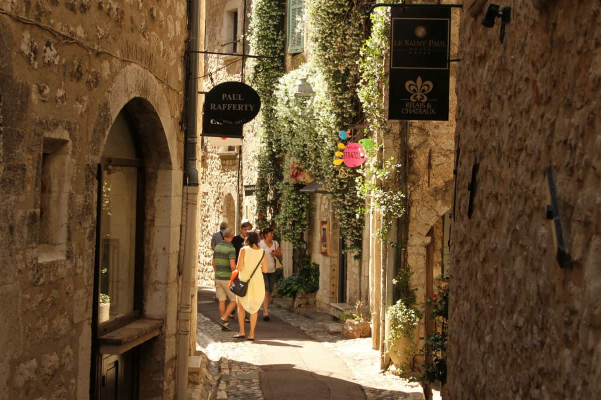 La ruta perfecta por la costa francesa mediterránea (por 19 pueblos y ciudades) 101lugaresincreibles.com/2024/08/la-rut…