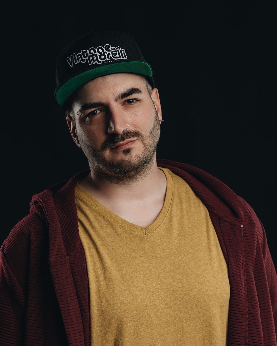 Vintage &amp; Morelli interview at 11am PST today :)

Here, there, and everywhere

 #thedjsessions #tdjs #dj #electronicmusic #dancemusic   #musicproducer #musician #djlife #rave #twitchfeatured #livestream  #VR #VRChat #producer #twitch #podcast #electronica #djs #music #housemusic