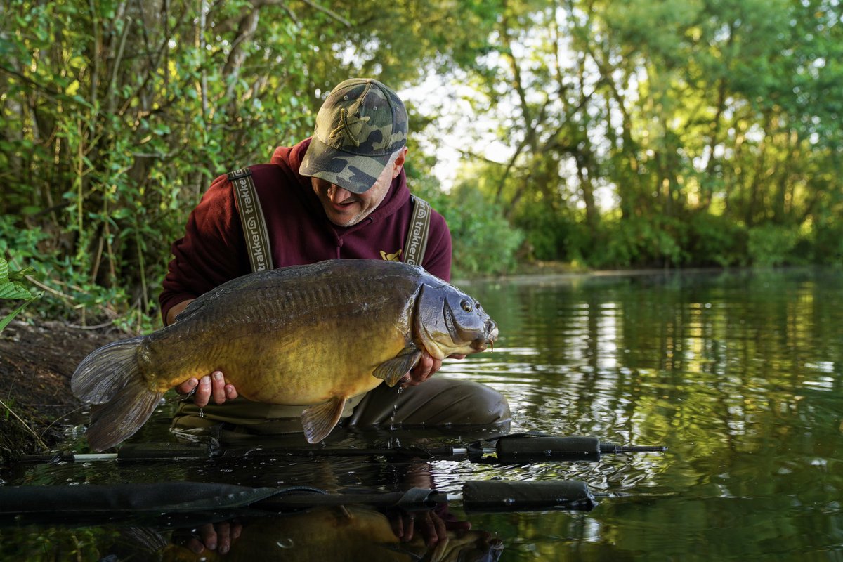 TeaLeaf1975's tweet photo. One from a filming trip couple of months back along. Was nice to get the rods out for a few hours early morning as the film was pretty much wrapped up. To see the film check out this link to the @ccmoore_baits channel 👉 https://t.co/MwE5vnWZJ0 https://t.co/D9LulvJTOR