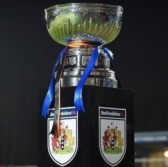 Biggleswade1874's tweet photo. 𝘽𝙚𝙙𝙛𝙤𝙧𝙙𝙨𝙝𝙞𝙧𝙚 𝙎𝙚𝙣𝙞𝙤𝙧 𝘾𝙪𝙥 🏆
Biggleswade Town have been drawn at home against fellow promoted @BedfordTown in the first round of the @BedsFA Beds Senior Cup.
The tie will be played midweek of 22nd October.
#waders | #bedsfa https://t.co/1XXnt7tSiJ