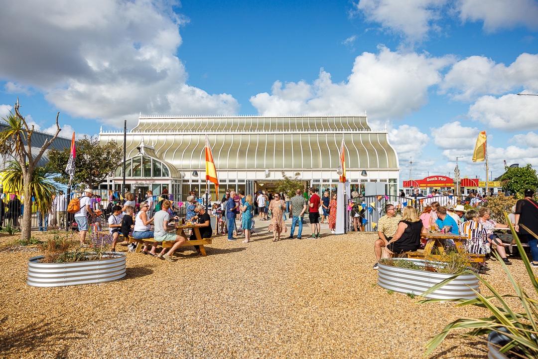FirstLight_Fest's tweet image. First Light Festival and East Point Pavilion are excited to be hosting the thrilling final stage of @TourofBritain with a day of celebration on Sunday 8 September on Royal Green! 🚴‍♂️

Discover more... 👉 eastpointpavilion.com/events/tour-of…

#TourOfBritain #Lowestoft