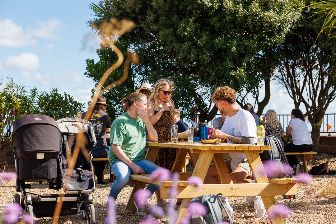 FirstLight_Fest's tweet image. First Light Festival and East Point Pavilion are excited to be hosting the thrilling final stage of @TourofBritain with a day of celebration on Sunday 8 September on Royal Green! 🚴‍♂️

Discover more... 👉 eastpointpavilion.com/events/tour-of…

#TourOfBritain #Lowestoft