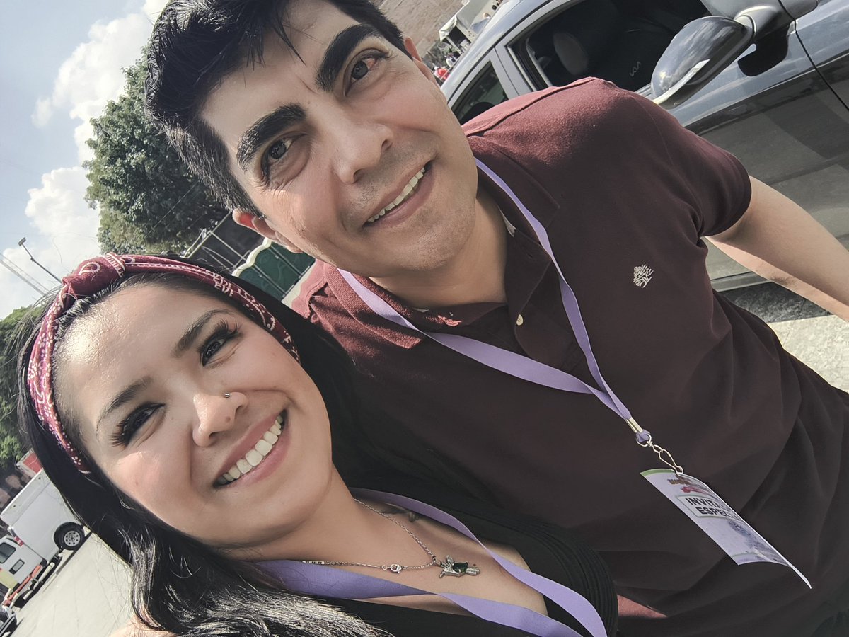 JanetConcejal's tweet photo. @Candelaria___  Un gusto tenerlo en su casa Iztapalapa, siendo testigo del magnífico trabajo que @ClaraBrugadaM  sembró con las UTOPÍAS✨🤭LOS OCHO BARRIOS POR FIN TENEMOS ESPACIO PÚBLICO DIGNO PARA EL DEPORTE, LA CULTURA Y EL BIENESTAR SOCIAL♥️ #GraciasTotales #4t ✨ https://t.co/C8C4kxj45h