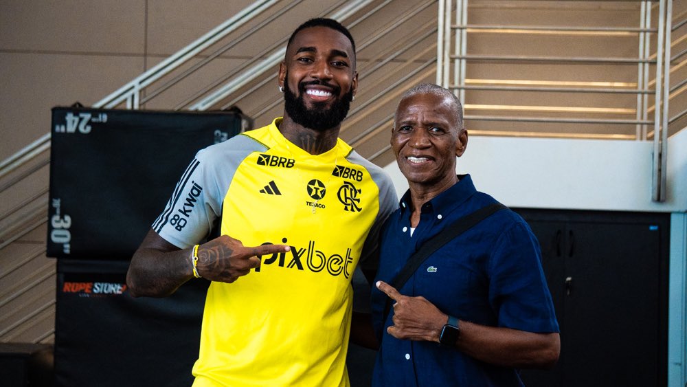 GersonSantos08's tweet photo. Referência, legado, respeito e carinho.

Os grandes nomes da nossa história são aqueles que, além das conquistas e do futebol jogado, souberam respeitar a instituição e por ela entregaram tudo. Meu pai sempre falou de você com brilho nos olhos. Gostaria de desejar uma passagem tranquila, Adílio. Sua missão foi entregue da melhor forma.

Vestir a camisa 8 do Flamengo é ainda mais especial por ter sido sua. Eternamente em nossos corações. 

Descanse em paz 8️⃣♾️