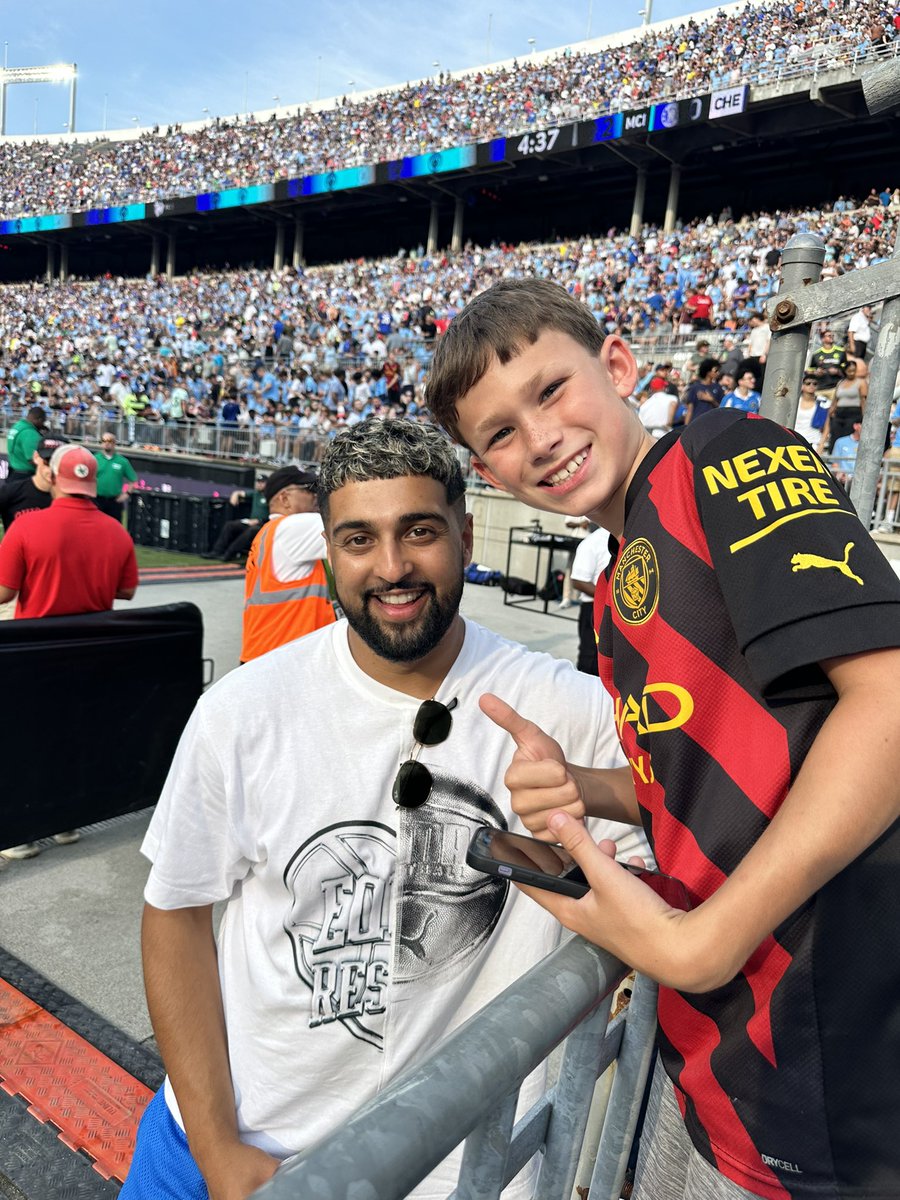 Beckham was excited to meet <a href="/ThisIsFG_/">FG</a> super nice guy, took time for a pic. thank you!