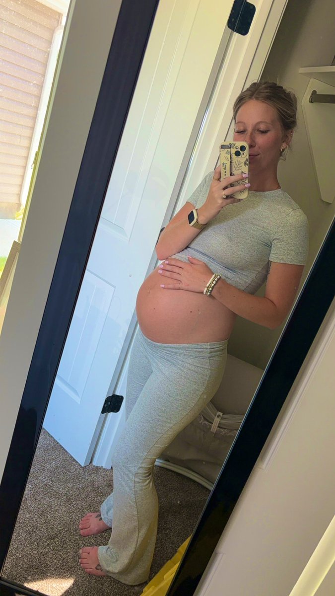 yourlocalmk's tweet photo. Can’t wait to sleep on my stomach but I’m gonna miss this big ole belly 🩶 https://t.co/cgl4Dnjzeg