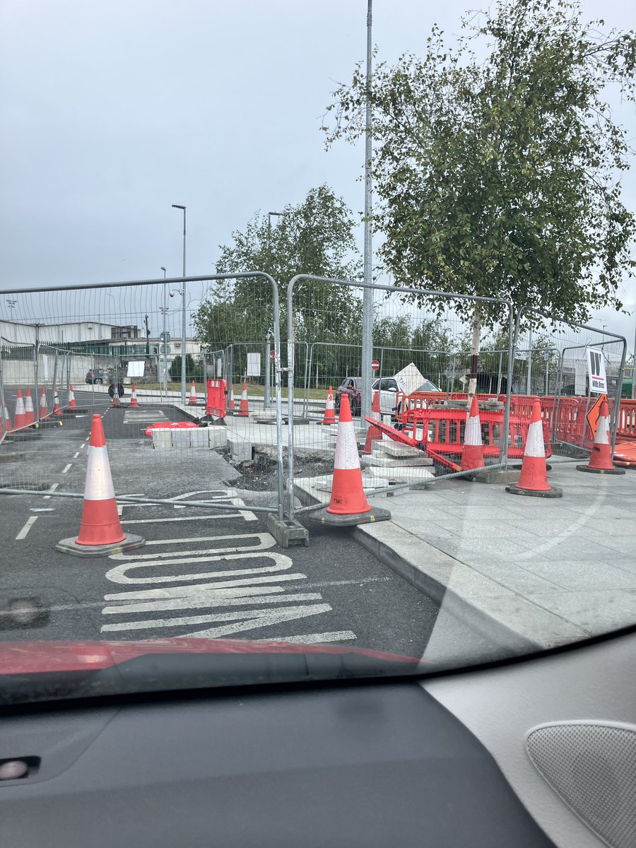 bits_n_babs's tweet photo. Hey guys, what is this in Broombridge? Lasting a couple of months now? Any plans? @Luas  @Fingalcoco https://t.co/nmoN1rNuf7