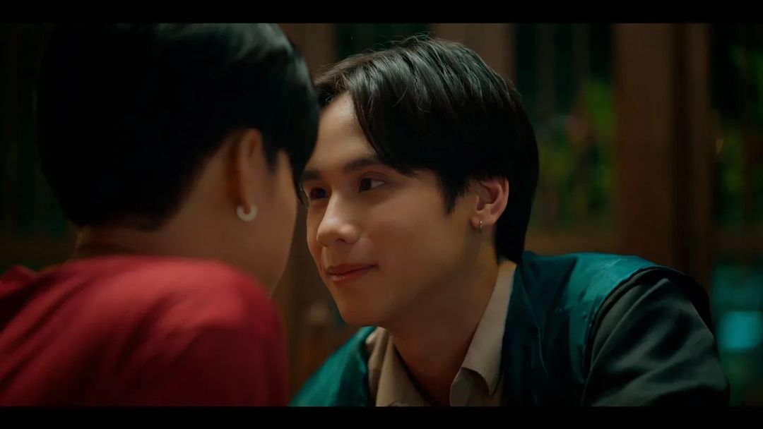 _BLNEWS's tweet image. GMMTV'nin yeni kampüs romantizm draması '#SummerNightTheSeries'te, #RyuJava tarafından canlandırılan Jewel ve Tan karakterleriyle bir BL hikayesi içeriyor!
#SummerNightTheSeriesEP1