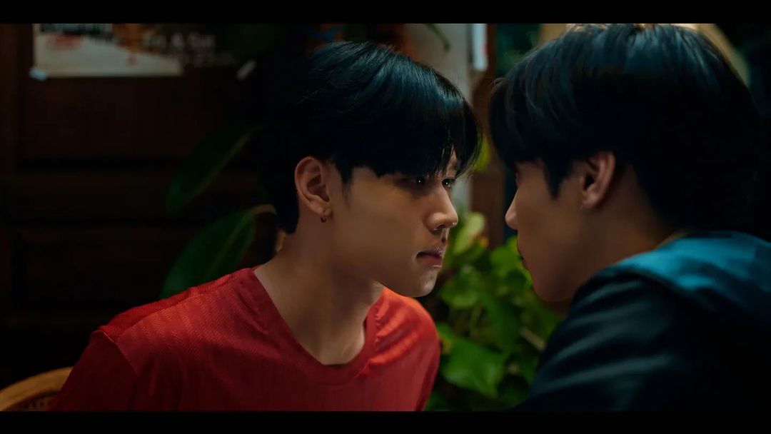 _BLNEWS's tweet image. GMMTV'nin yeni kampüs romantizm draması '#SummerNightTheSeries'te, #RyuJava tarafından canlandırılan Jewel ve Tan karakterleriyle bir BL hikayesi içeriyor!
#SummerNightTheSeriesEP1