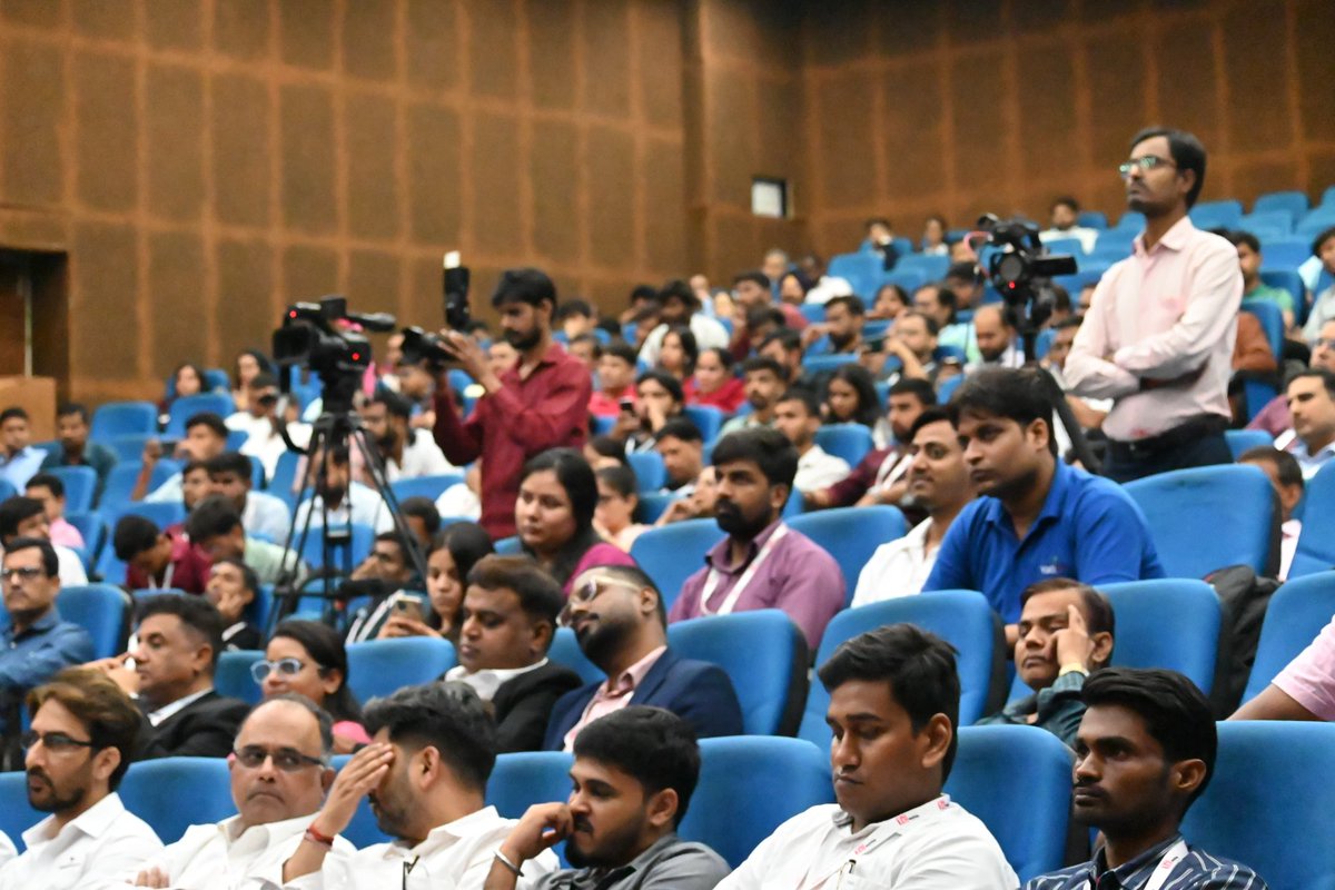 आज चंद्रगुप्त इंस्टिट्यूट ऑफ मैनेजमेंट, पटना के ऑडिटोरियम में #TiE (द इंडस एंटरप्रेन्योर) पटना चैप्टर के उद्घाटन समारोह में सम्मिलित हुआ। इस अवसर पर TiE ग्लोबल के ट्रस्टी श्री किरण देशपांडे जी, TiE पटना चैप्टर के अध्यक्ष सह चंद्रगुप्त इंस्टिट्यूट ऑफ मैनेजमेंट पटना के मुख्य