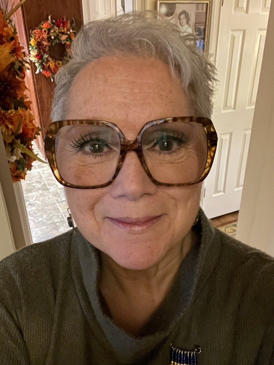 Libby Whittemore💙🪷🇺🇦 (@libbage55) on Twitter photo #ResisitanceUnited #ProudBlue #DemVoice1
I’m voting for <a href="/KamalaHarris/">Kamala Harris</a>, because I believe that women have a right to decide our own futures.
I believe that voting is, not only privilege, but a Right.
And because, I love my country.
#WomenForHarris
(Pass it on) #ResisitanceUnited #ProudBlue #DemVoice1
I’m voting for <a href="/KamalaHarris/">Kamala Harris</a>, because I believe that women have a right to decide our own futures.
I believe that voting is, not only privilege, but a Right.
And because, I love my country.
#WomenForHarris
(Pass it on)